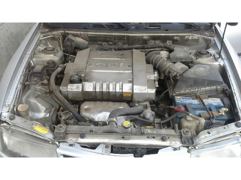 mitsubishi carisma berlina 5 (da0) del año 1998