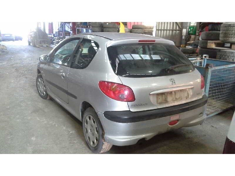 peugeot 206 berlina del año 2004