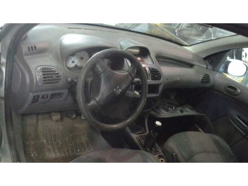 peugeot 206 berlina del año 2004