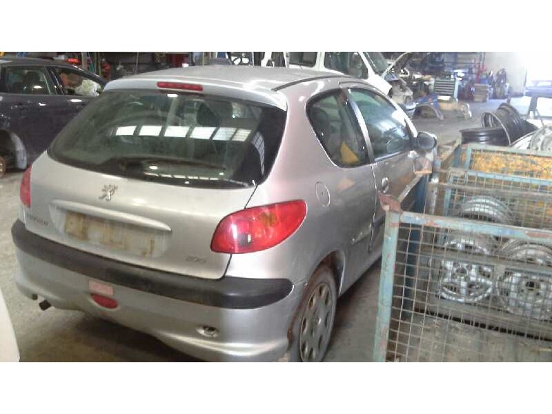 peugeot 206 berlina del año 2004