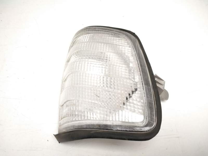 Recambio de piloto delantero derecho para mercedes-benz clase e (w124) familiar referencia OEM IAM 13062130D  