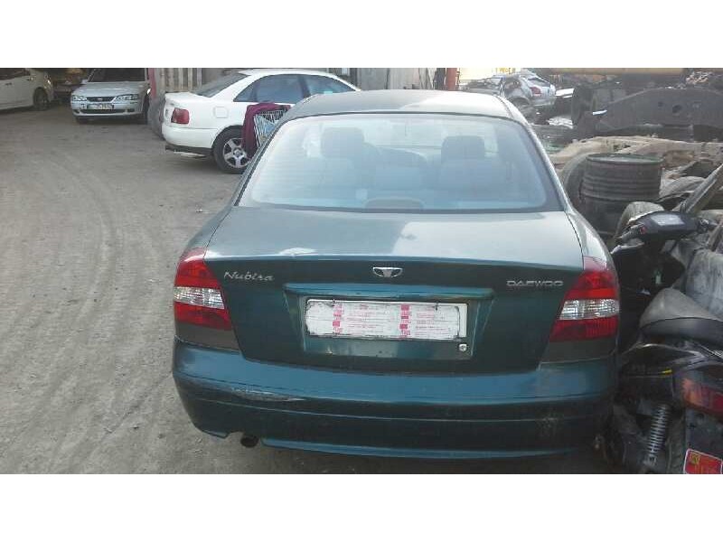 daewoo nubira berlina del año 2002