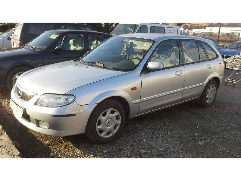 mazda 323 berl. f/s (bj) del año 2001