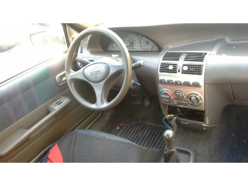 fiat punto berlina (176) del año 1999