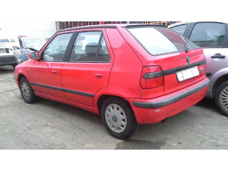skoda felicia berlina ( 791) del año 1999