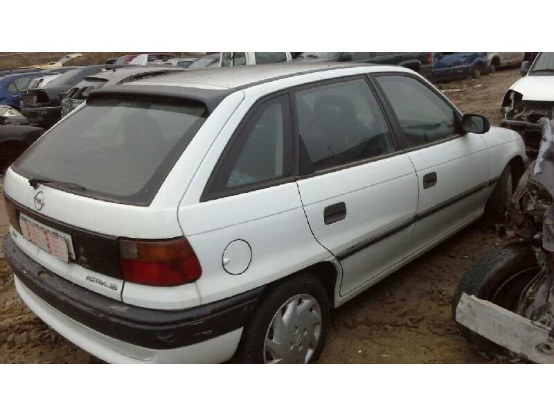 opel astra f berlina del año 1994