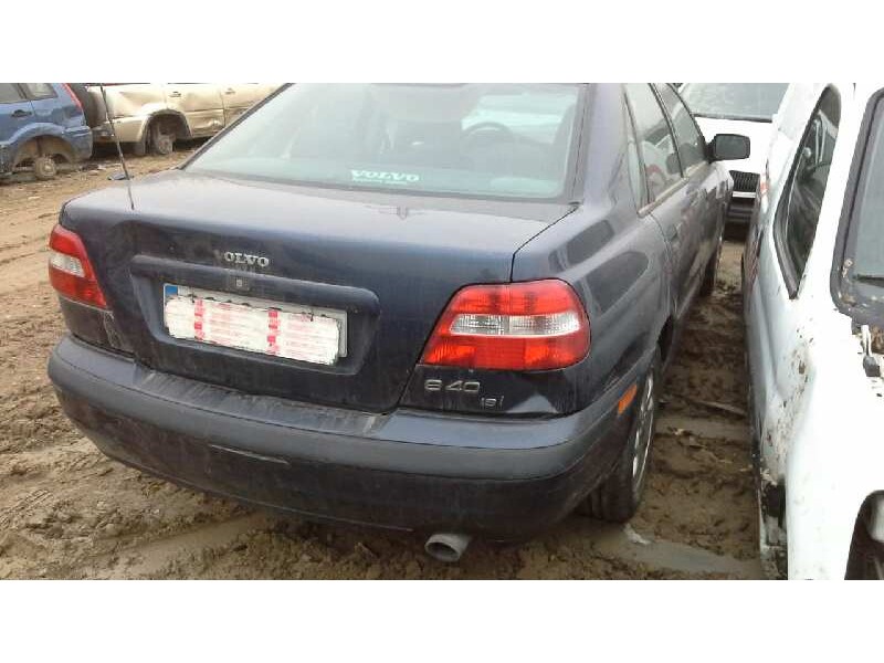 volvo s40 berlina del año 2000
