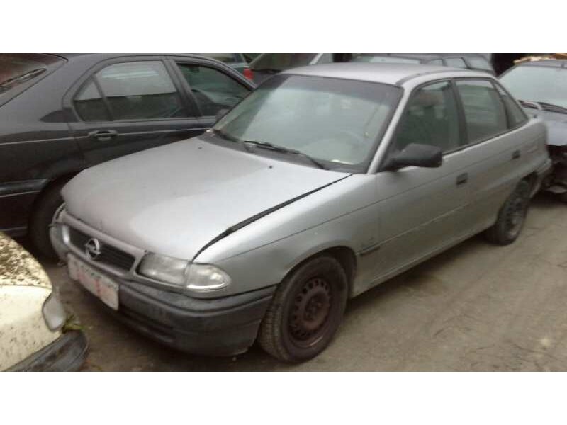 opel astra f berlina del año 1995