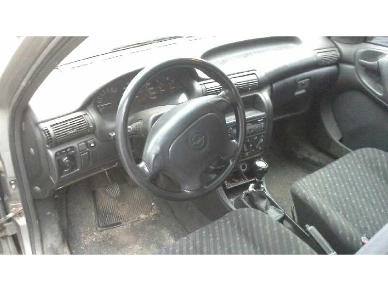 opel astra f berlina del año 1995