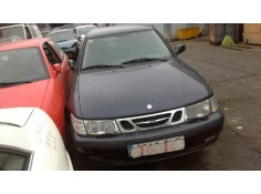 saab 9-3 berlina del año 2001 2