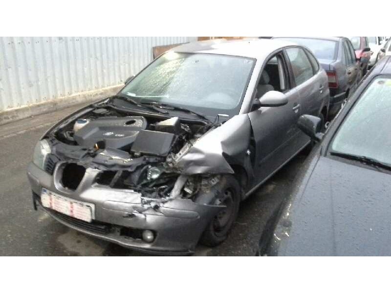 seat ibiza (6l1) del año 2002