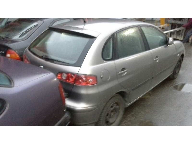 seat ibiza (6l1) del año 2002