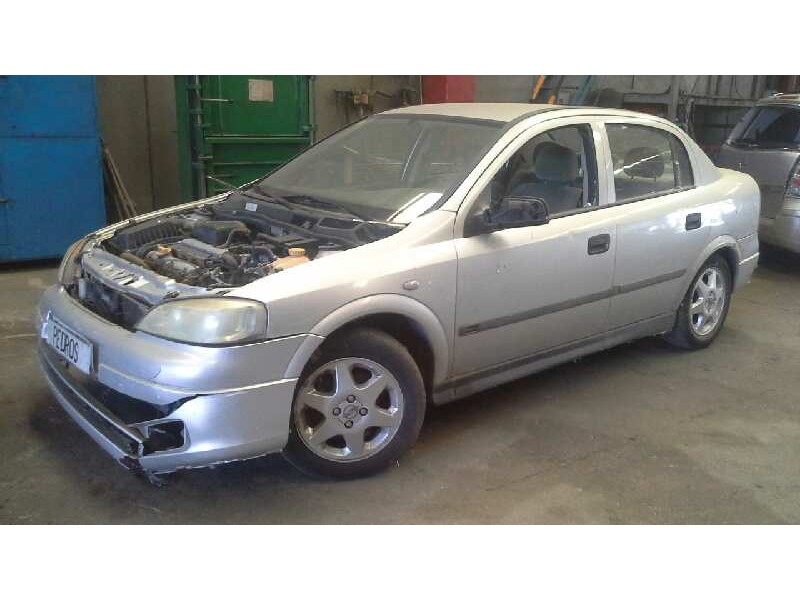 opel astra g berlina del año 2001