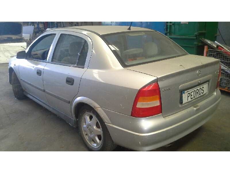 opel astra g berlina del año 2001