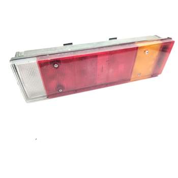 Recambio de piloto trasero derecho para renault premium 370 26 g 6x2 referencia OEM IAM 5001847585  