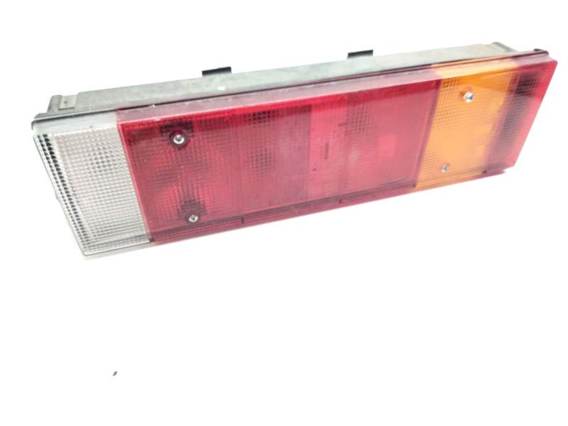 Recambio de piloto trasero derecho para renault premium 370 26 g 6x2 referencia OEM IAM 5001847585  