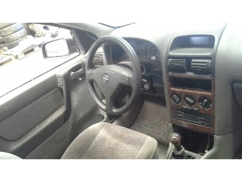 opel astra g berlina del año 2001