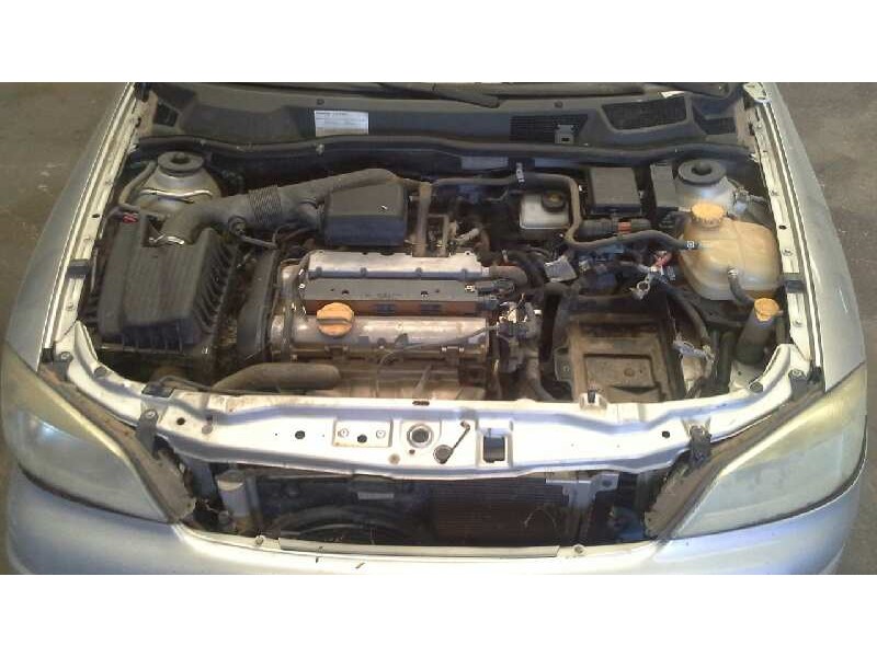 opel astra g berlina del año 2001