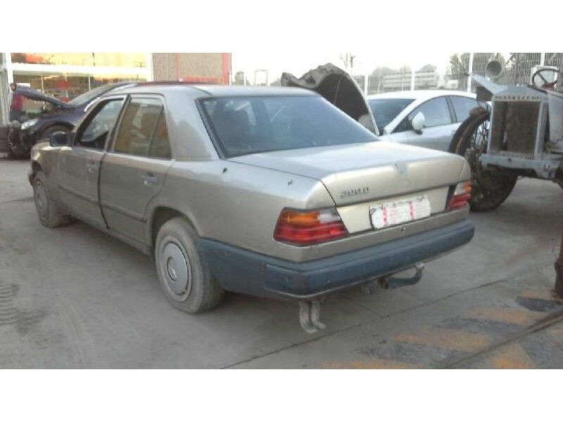 mercedes clase e (w124) berlina del año 1987