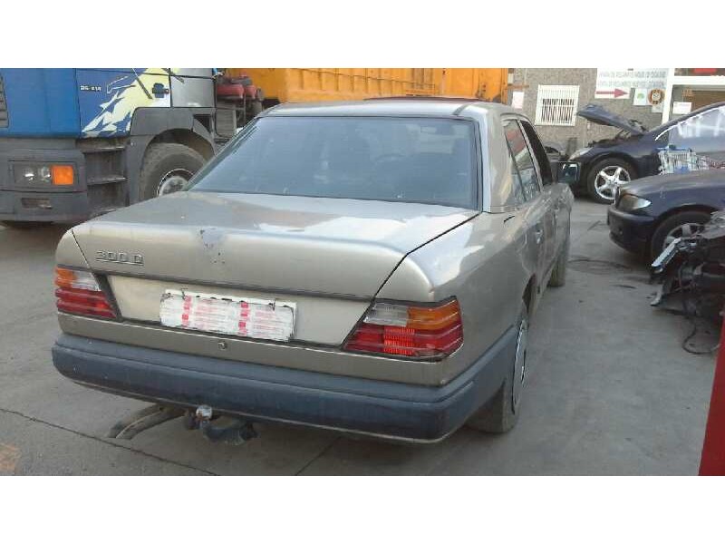 mercedes clase e (w124) berlina del año 1987