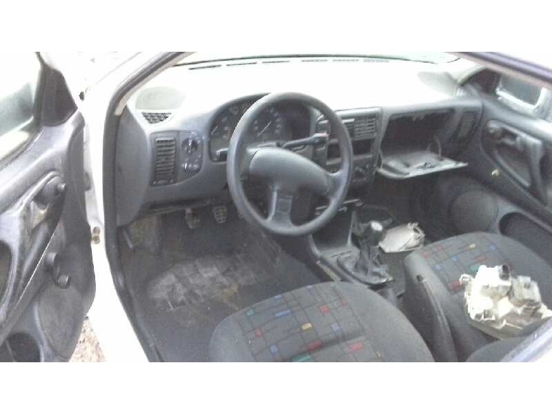 volkswagen polo berlina (6n1) del año 1999