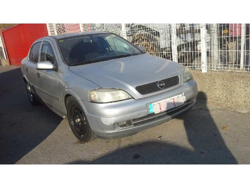opel astra g berlina del año 2001
