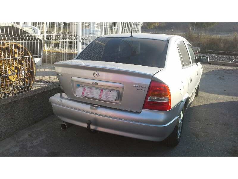 opel astra g berlina del año 2001