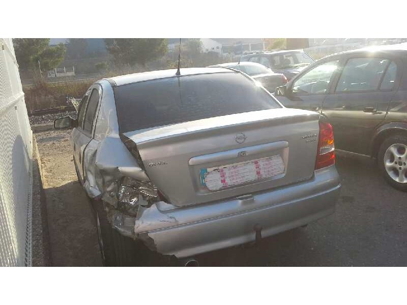opel astra g berlina del año 2001