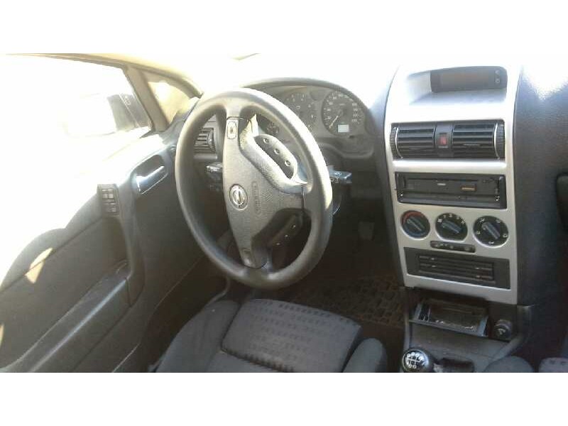 opel astra g berlina del año 2001