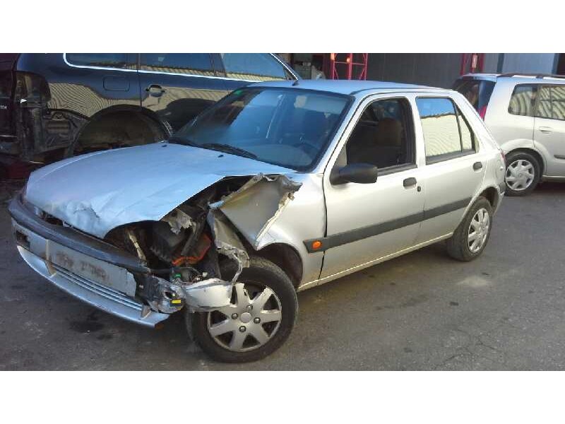 ford fiesta berlina (dx) del año 2000