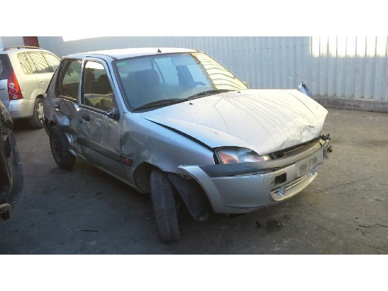 ford fiesta berlina (dx) del año 2000