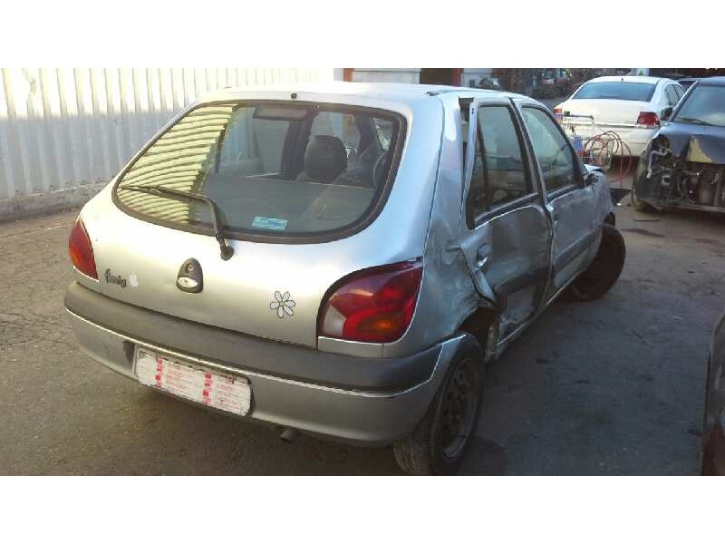 ford fiesta berlina (dx) del año 2000