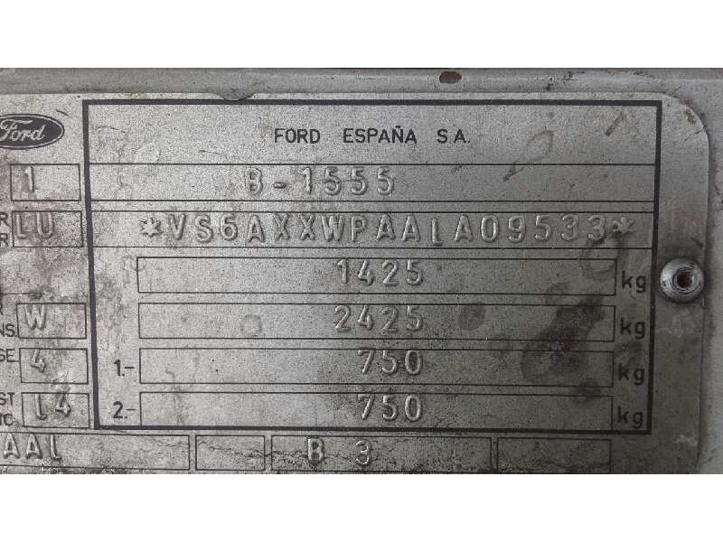 ford escort berlina del año 1990