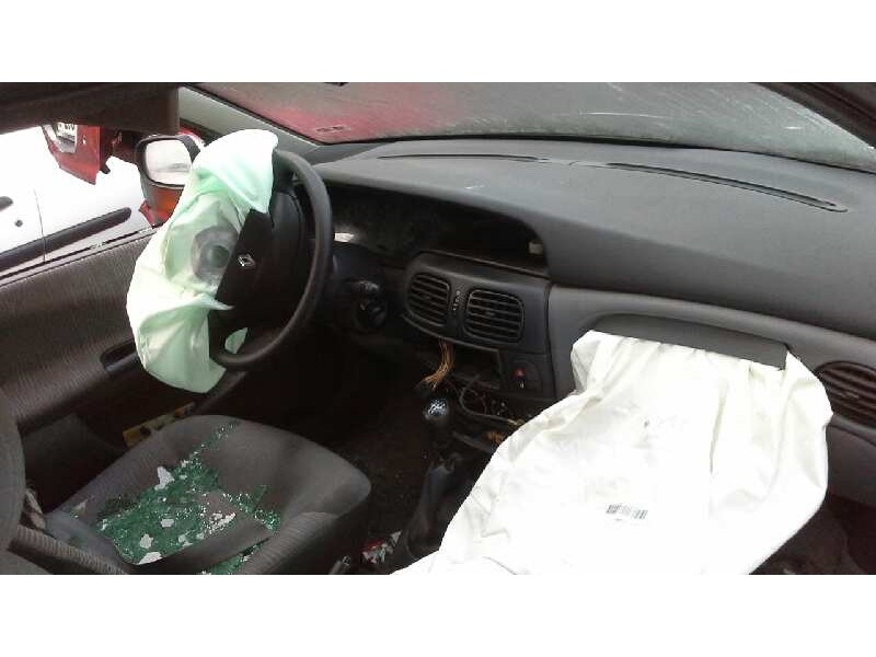 renault megane i fase 2 berlina (ba0) del año 2001