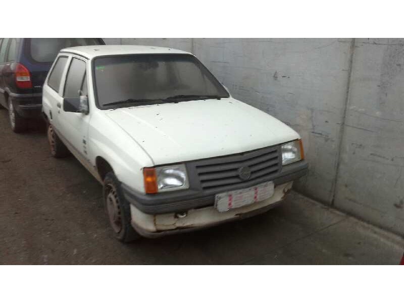 opel corsa a del año 1985