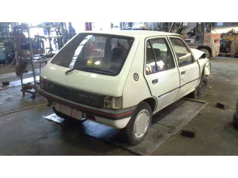 peugeot 205 berlina del año 1988