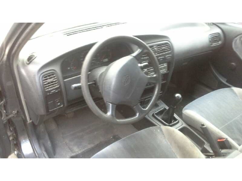 nissan primera berl./familiar (p10/w10) del año 1996