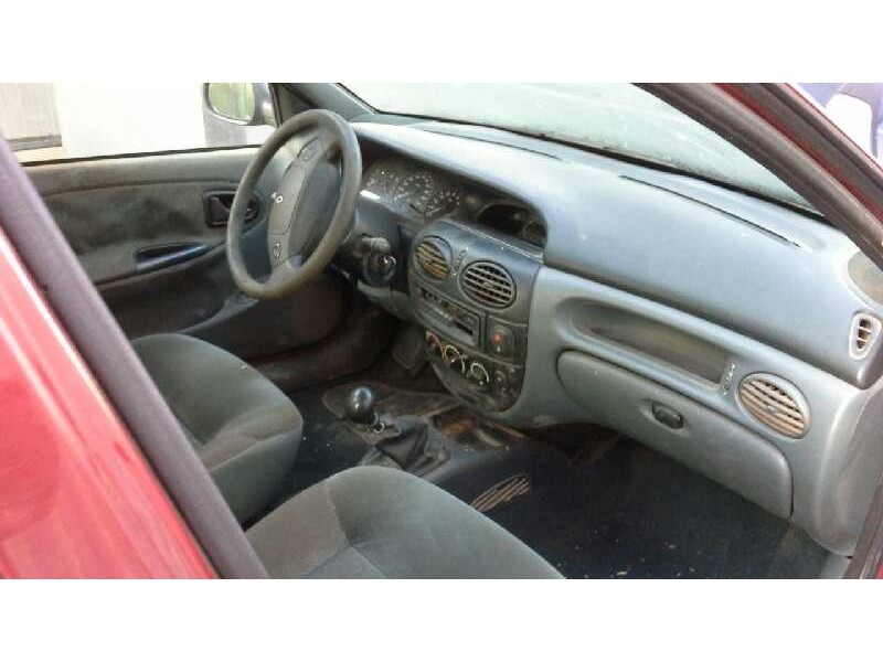 renault megane i berlina hatchback (ba0) del año 1997
