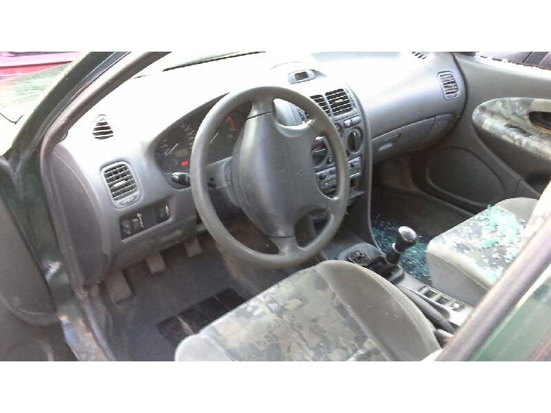 mitsubishi carisma berlina 4 (da0) del año 1999