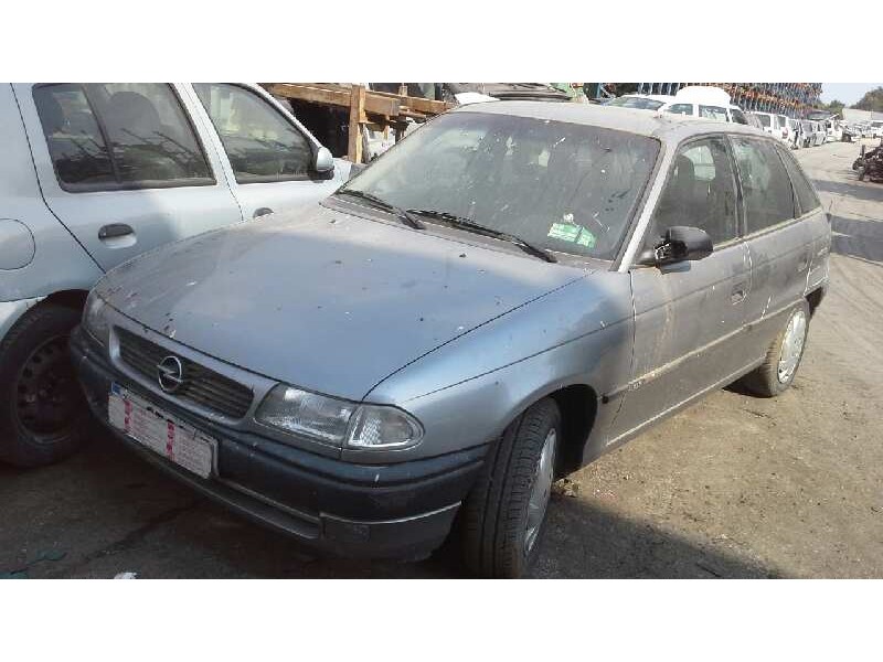opel astra f berlina del año 1995