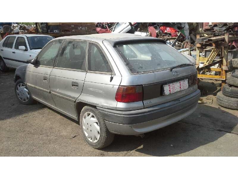 opel astra f berlina del año 1995