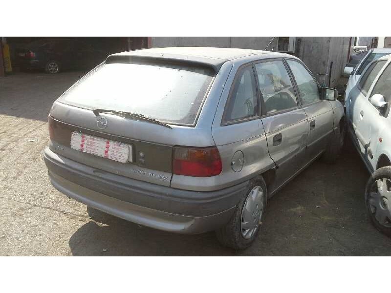 opel astra f berlina del año 1995