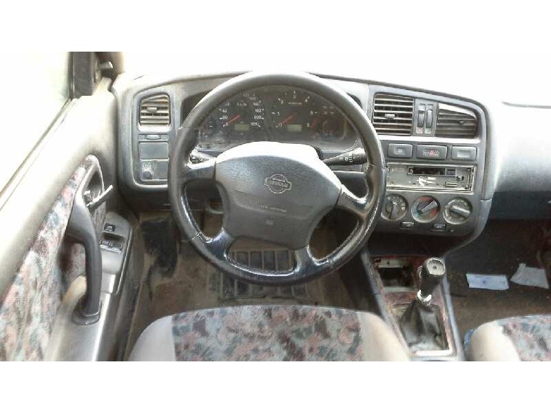 nissan primera berlina (p11) del año 1999