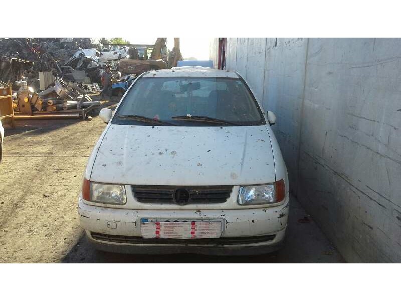 volkswagen polo berlina (6n1) del año 1996