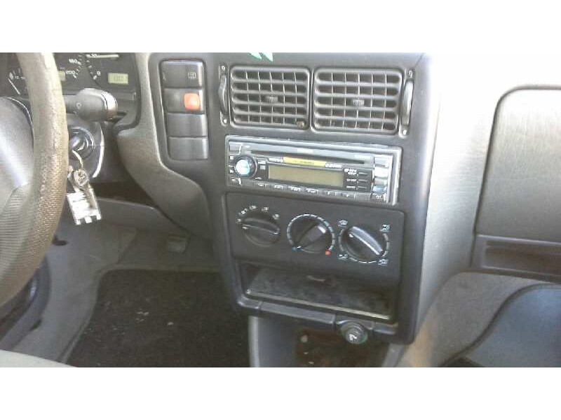 volkswagen polo berlina (6n1) del año 1996