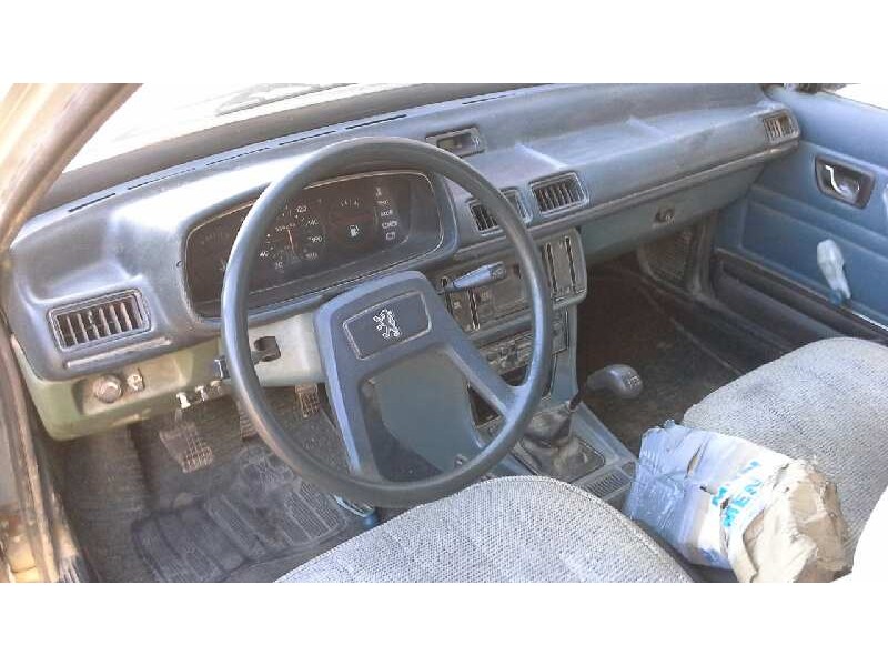 peugeot 505 berlina del año 1982