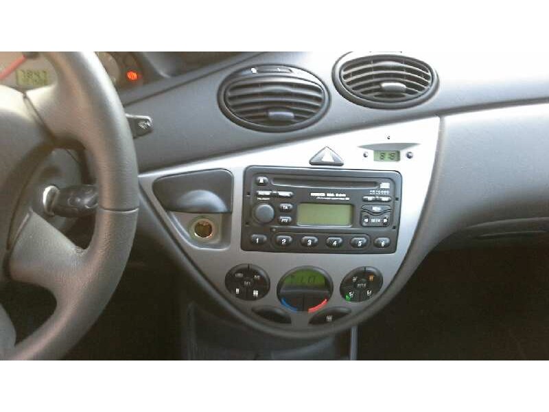 ford focus berlina (cak) del año 2004