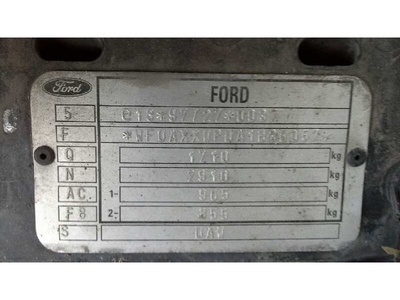 ford focus berlina (cak) del año 2001