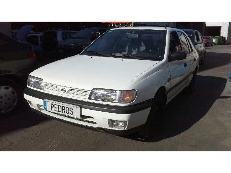 nissan sunny berlina (n14) del año 1994