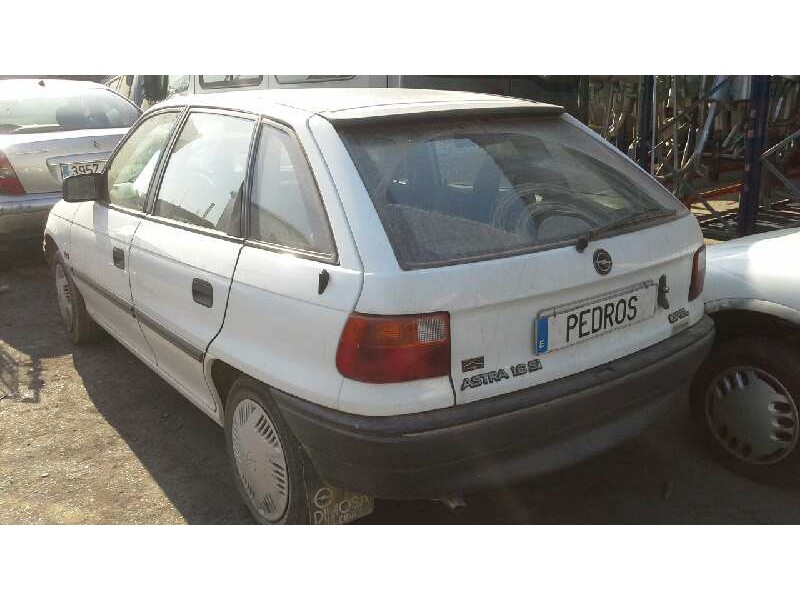 opel astra f berlina del año 1994